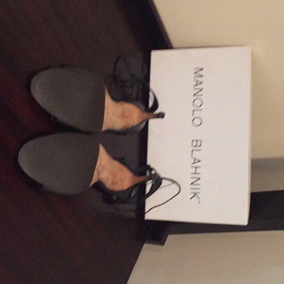 Black leather Manolo Blahnik Heels 38.5 - Picture 3 of 8